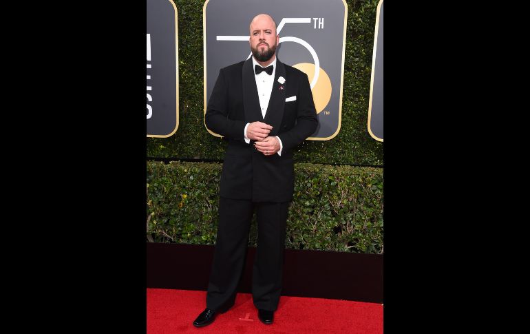 El actor Chris Sullivan lleva las uñas pintadas de negro en apoyo a la campaña.