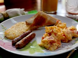 Piden no pasar por alto el desayuno, y resaltan importante que en cada comida se añadan verduras y frutas, cereales, y alimentos de origen animal. EL INFORMADOR / ARCHIVO