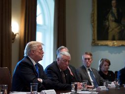 El mandatario se reúne este martes con legisladores de ambos partidos para discutir el problema respecto al plan DACA. EFE / S. Thew