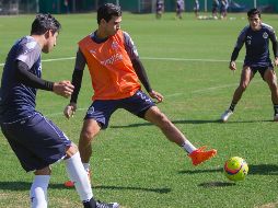 El técnico Matías Almeyda decidirá si Alanís Pantoja (D) alinea ante Cruz Azul el próximo sábado. MEXSPORT/ARCHIVO