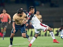 Canteranos. Eduardo Herrera y Juan Carlos Valenzuela, en el duelo Pumas contra Zorros del 12 de agosto de 2015. Esa vez los capitalinos golearon 5-0. MEXSPORT/ARCHIVO
