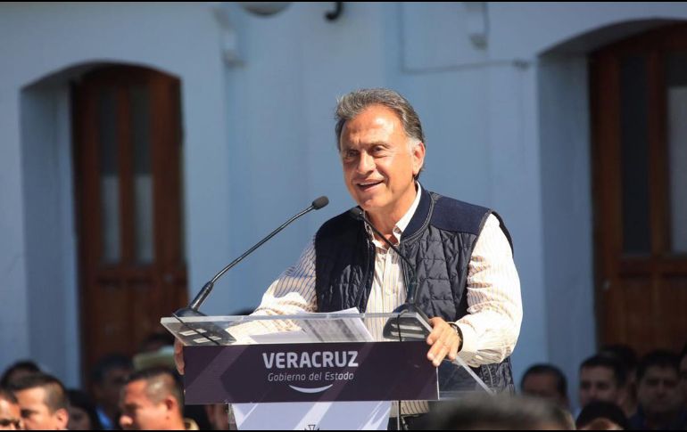 ''El loco (López Obrador) se da golpes en el pecho, pero es un corruptazo (...) Toda su campaña se refiera a agredir (...) no propone nada para resolver los problemas del país y de Veracruz'', señaló. NTX /