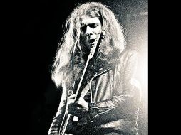 Clarke formó parte del grupo al lado de Lemmy Kilmister, cantante, bajista y líder del grupo, y el baterista Phil Taylor, ambos fallecidos en 2015. FACEBOOK / Official Motörhead