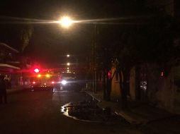 Según las autoridades las llamas causan estragos principalmente en la parte trasera de la finca. ESPECIAL / Bomberos de Guadalajara