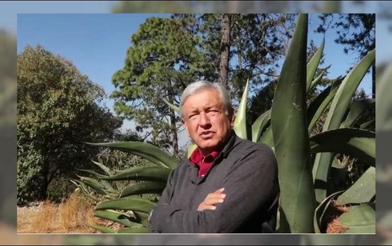 Andrés Manuel sostuvo que en Veracruz hay un caso inédito en el que Miguel Ángel Yunes quiere heredar la gubernatura a su hijo. FACEBOOK / Andres Manuel Lopez Obrador