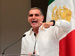 Gabino Cué puede presentarse o no ante el Congreso de Oaxaca, pero de cualquier manera deberá presentar pruebas que lo exoneren de las malversaciones de fondos que le imputan. NOTIMEX/Archivo