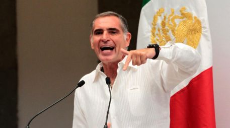 Gabino Cué puede presentarse o no ante el Congreso de Oaxaca, pero de cualquier manera deberá presentar pruebas que lo exoneren de las malversaciones de fondos que le imputan. NOTIMEX/Archivo