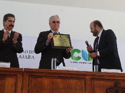 Esta tarde el doctor Alfonso Petersen Farah, secretario de Salud en Jalisco, tuvo un homenaje por su trayectoria. EL INFORMADOR/ G. Gallo