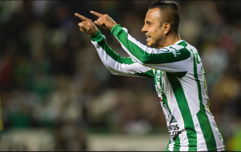 Luis Montes celebra su gol ante los Diablos Rojos. MEXSPORT/O. Martínez