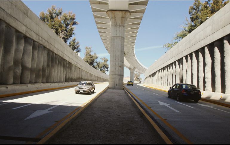 Varios automovilistas que circulan por la zona conocida como “La Curva”, en el Centro de Zapopan, mostraron alegría por la apertura del túnel, pues significa un “respiro” para sus trayectos. EL INFORMADOR/G. Gallo