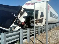 El chofer del tráiler huyó del lugar del accidente y no se sabe si ha sido localizado. ESPECIAL/ PCYBJ
