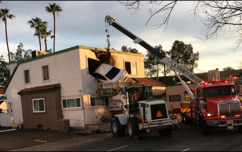 Los investigadores intentan determinar si los pasajeros del vehículo habían ingerido drogas o alcohol. AP / Capt. Stephen Horner /Orange County Fire Authority