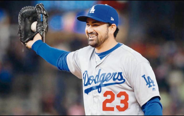 Adrián González jugó seis temporadas para los Dodgers de Los Ángeles, equipo que en diciembre pasado lo cambió a los Bravos de Atlanta, para después convertirse en agente libre. AP