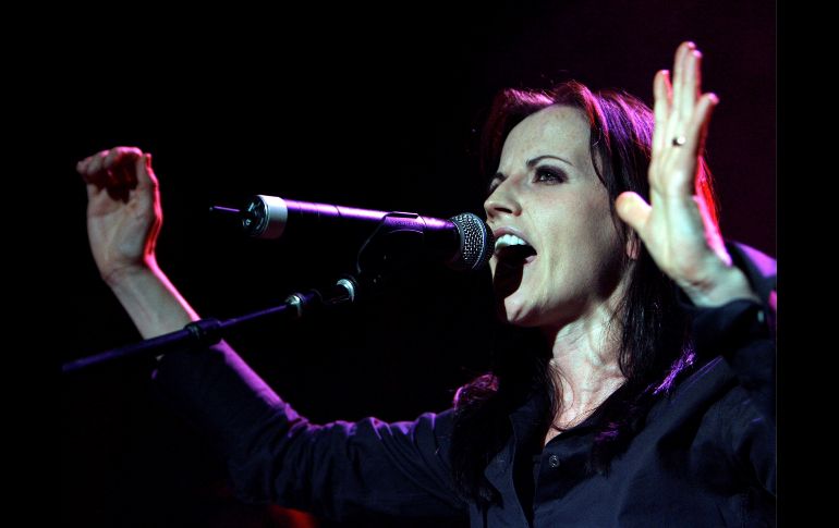 Durante una actuación de su gira en solitario en Zúrich, Suiza, en junio de 2007. O'Riordan publicó como solista dos álbumes, 