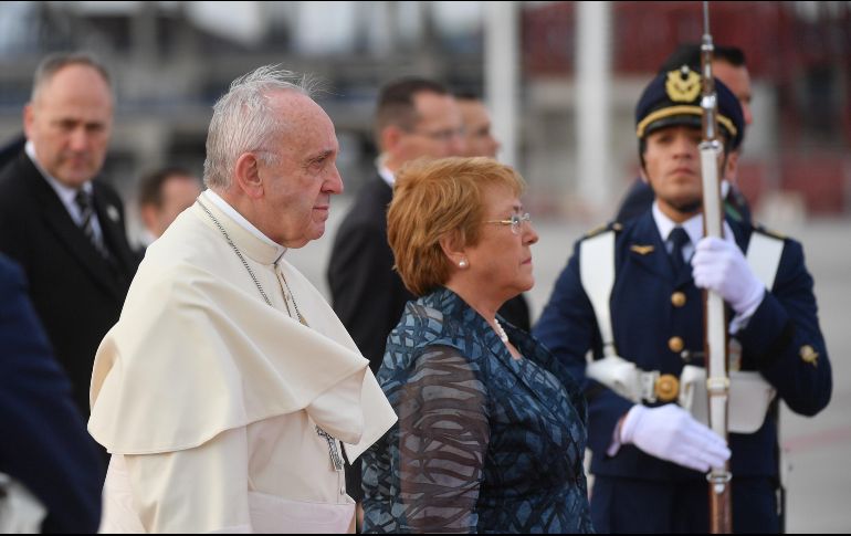 Bachelet señaló que mañana comenzará la agenda oficial con la visita del Papa. EFE / L. Zennaro