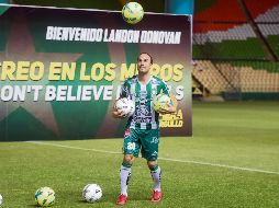 Landon Donovan durante su aparición ante la afición de los Esmeraldas en el Estadio León. MEXSPORT