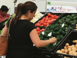 En el mercado Hidalgo de Tijuana, el aguacate se ofreció en 63 pesos y el huevo alcanzó los 75 pesos. NOTIMEX