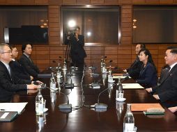 Las conversaciones tendrán lugar en la franja sur de la aldea de Panmunjom, en la militarizada frontera entre ambos países. EFE