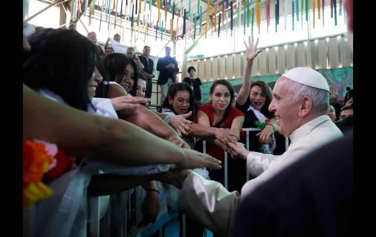 El una prisión de mujeres en Santiango, el Papa dijo a las reclusas que no deben perder la esperanza o su dignidad sólo porque hayan perdido su libertad.