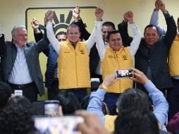 El presidente nacional del PRD, Manuel Granados, le dio la bienvenida a Ricardo Anaya a la casa del sol azteca. TWITTER / @RicardoAnayaC