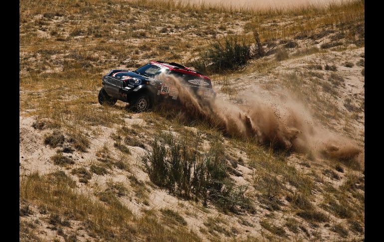 El argentino Orlando Terranova, de Mini, compite durante la décima etapa del Rally Dakar que se corre hoy entre Salta y Belén, Argentina. EFE/D. Fernández