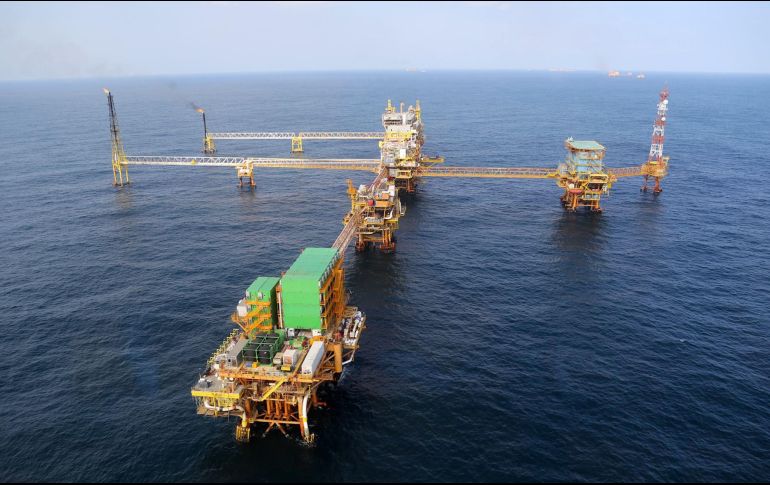 Este martes la mezcla mexicana cerró en 58.60 dólares. FACEBOOK/Pemex