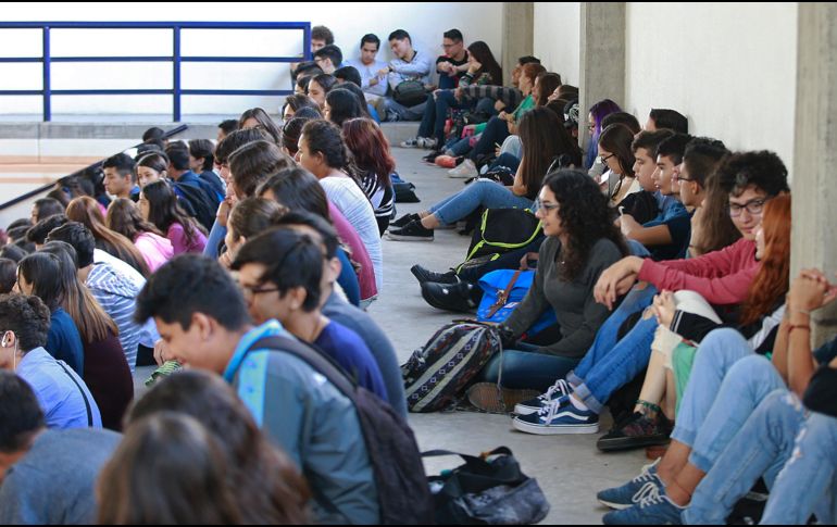 La UdeG no cuenta con un diagnóstico sobre cuántos estudiantes discapacitados tiene en sus planteles, pero sabe que en 2017 tuvo, por lo menos, 880. EL INFORMADOR / ARCHIVO