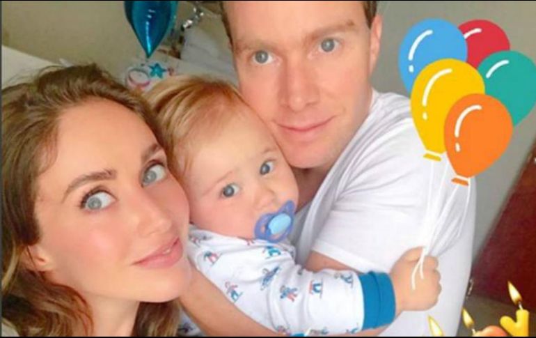 Anahí aparece junto al bebé y a su esposo, el gobernador de Chiapas, Manuel Velasco. INSTAGRAM/ANAHÍ