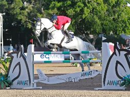 Alberto Sánchez realiza su recorrido a lomos de “Wupp Cocoon”, durante la prueba libre a 1.40 metros. EL INFORMADOR/M. Vargas