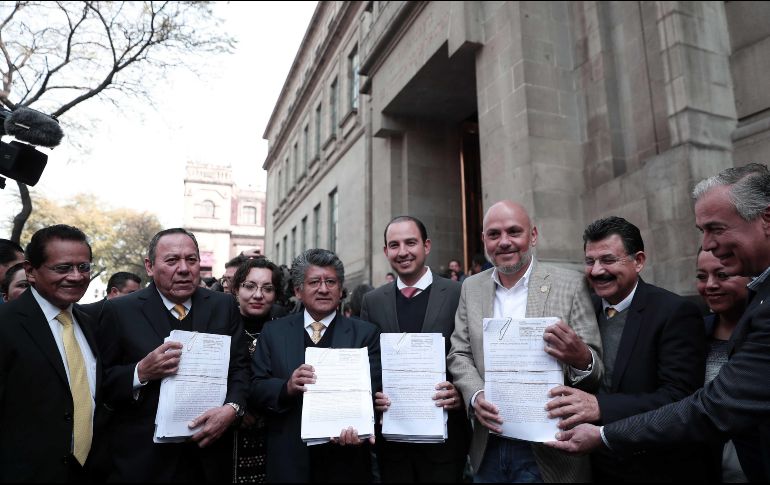 Los diputados Jesús Zambrano, Francisco Martínez Neri, Marko Cortés, entre otros que acudieron a la Suprema Corte de Justicia de la Nación. UNIVERSAL/A. Leyva