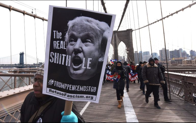 El 57 % de la población desaprueba la labor de Trump y un 51% rechaza su desempeño desde que alcanzó la Presidencia. AFP / T. Clary