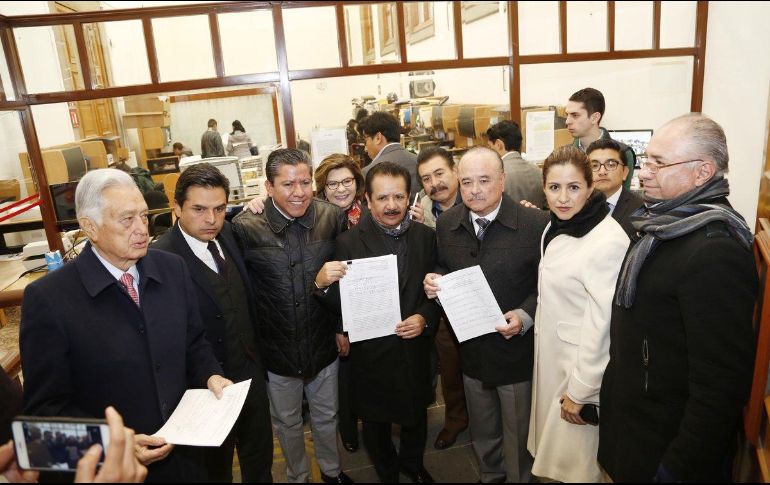 Antes de retirarse, los legisladores aseguraron que la ley es anticonstitucional en todos los sentidos. TWITTER/@SenadoresdelPAN