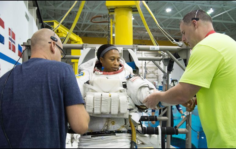 Epps está regresando a Houston desde Rusia, donde se entrenaba. AP/ARCHIVO