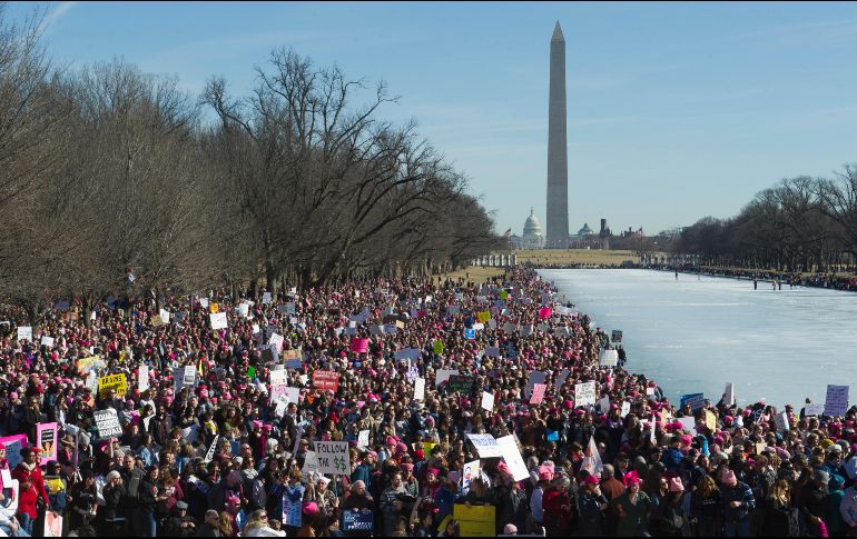 Con tambores y pancartas donde, los participantes buscan impulsar el activismo iniciado un día después de la investidura de Trump como mandatario de EU. AP / C. Owen