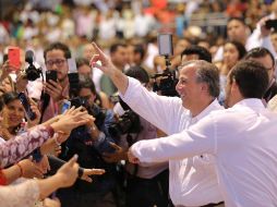 El priista se comprometió a impulsar reformas legales para castigar a los delincuentes y a aquellos que se roban el dinero para que lo devuelvan. TWITTER / @JoseAMeadeK