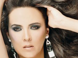 Edith se encuentra inmersa en el desarrollo de su nuevo disco mientras realiza cuatro conciertos con las “GranDiosas”, Dulce, Rocío Banquells y Manoella Torres. ESPECIAL