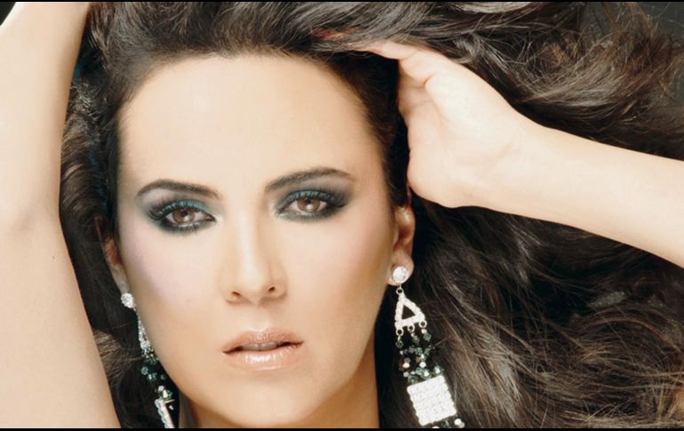 Edith se encuentra inmersa en el desarrollo de su nuevo disco mientras realiza cuatro conciertos con las “GranDiosas”, Dulce, Rocío Banquells y Manoella Torres. ESPECIAL