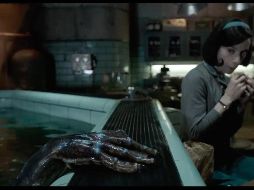 La cinta cuenta una historia de amor entre una limpiadora muda y una criatura anfibia guardada en un tanque de agua en una instalación militar de Estados Unidos en plena Guerra Fría. ESPECIAL