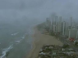 El helicóptero cayó al mar después de que sus ocupantes hubieran grabado unas imágenes de las playas de Recife para el noticiero local de la emisora. TWITTER