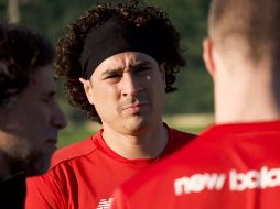 Ochoa cedió su lugar en el once inicial al portero belga Jean-François Gillet. TWITTER/@Standard_RSCL