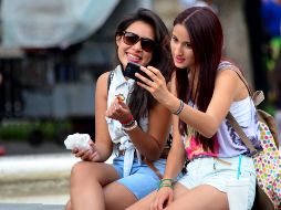 La caída por quiebre ocurre, por ejemplo, cuando te sometes a tratamientos de coloración, decoloración, tratamientos con calor y te expones a condiciones climáticas. EL INFORMADOR / ARCHIVO