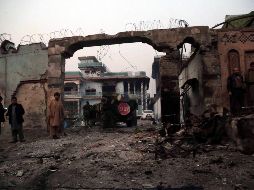 Un comando armado irrumpió en la sede en Jalalabad disparando y lanzando explosivos, después de detonar un coche bomba a la entrada del complejo. EFE / G. Habibi