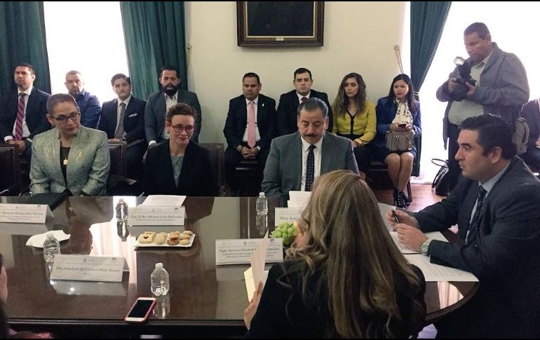 Un diagnóstico arrojó que la mayor parte de las personas que eran capacitadas, era personal que no tenían trabajo de base sino por honorarios. TWITTER/ @mujerjal