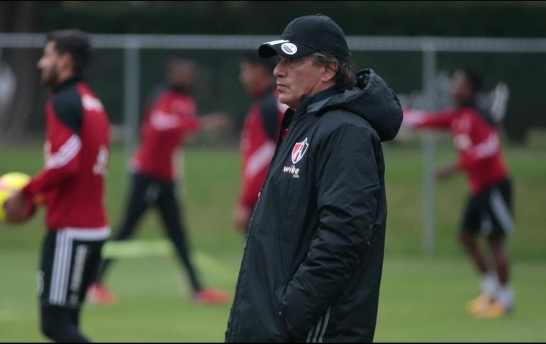 Romano dirigió este jueves su primera práctica a cargo de la plantilla rojinegra. EL INFORMADOR / F. Atilano