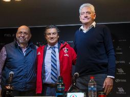 Romano (C) fue presentado hoy como técnico de los Zorros. MEXSPORT/C. de Marchena