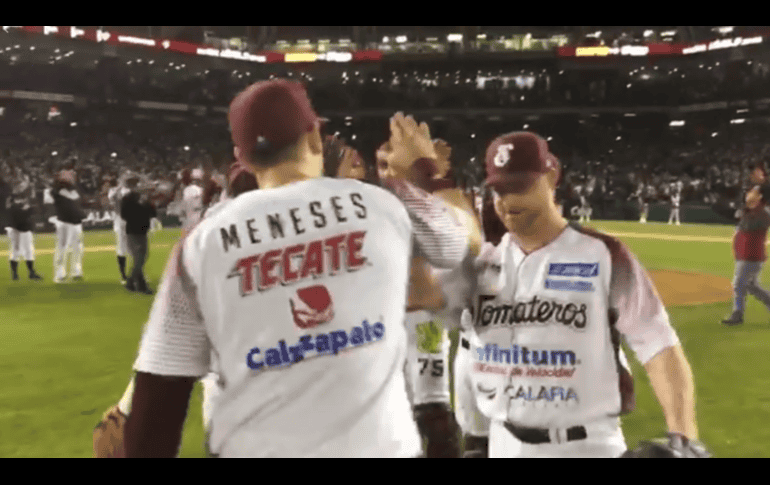 En la octava entrada Wilkins empujó a Joey Meneses para el 5-3 definitivo. FACEBOOK/clubtomateros