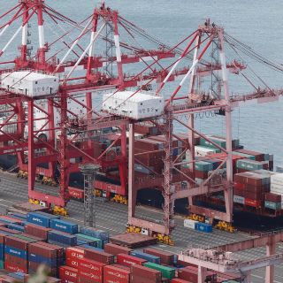 México reduce su déficit comercial en 2017