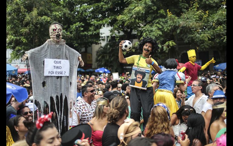 Adultos y niños acudieron disfrazados de personajes de comic y súperhéroes. EFE / A. Lacerda