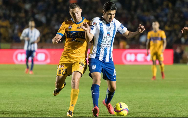 Acción del partido entre Tigres y Pachuca en el estadio Universitario. Mexsport/T.García