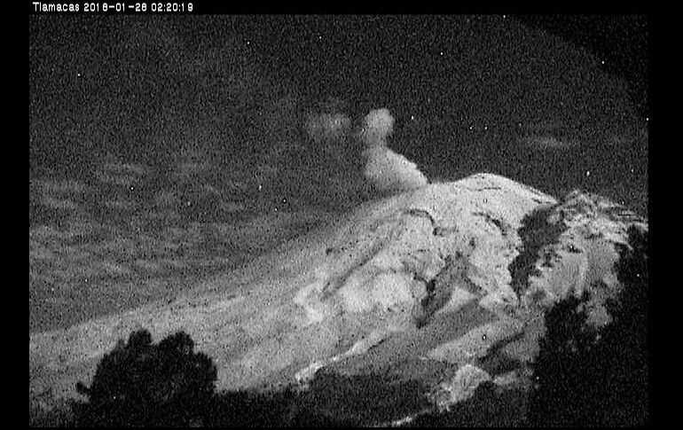 La emisión de vapor y gas en la madrugada. Cenapred